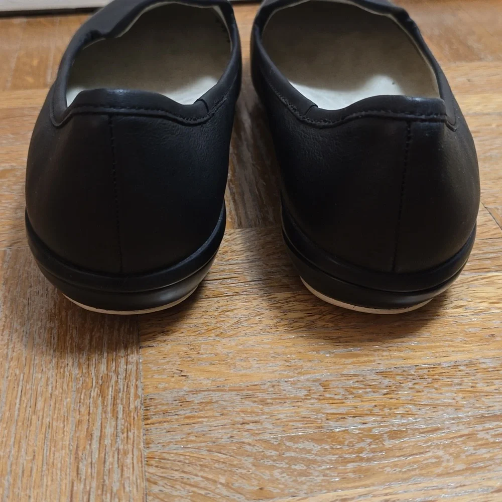 KURU Black Women's Flats & Loafers - Picture 4 of 12